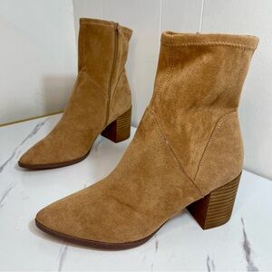 DV by Dolce Vita Tayla suede ankle booties in tan block heel Size 10